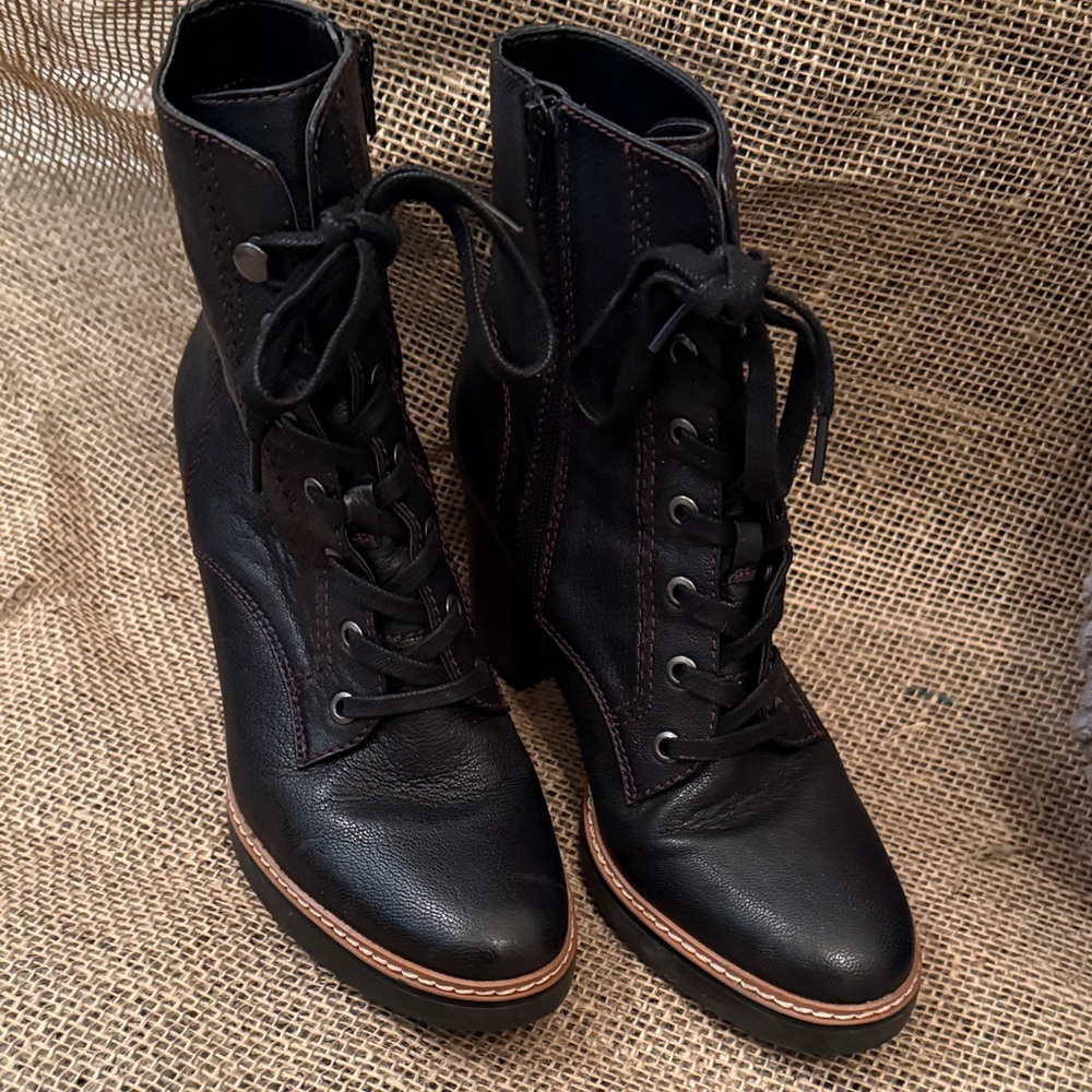 Naturalizer Black Lace-Up Leather Boots - Picture 2 of 4